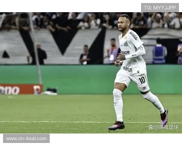 12号足球明星背影展现的坚韧与荣耀背后故事揭秘 12号足球明星背影展现的坚韧与荣耀背后故事揭秘